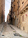 Malta - ulika smujc do centra star Valletty