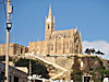 Malta - po výstupu z lodi vás opět vítá kostel